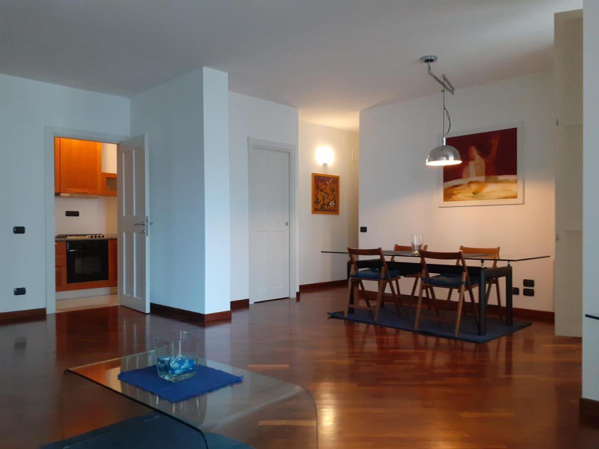 Olimpia Apartment City Center 萨莱诺 外观 照片