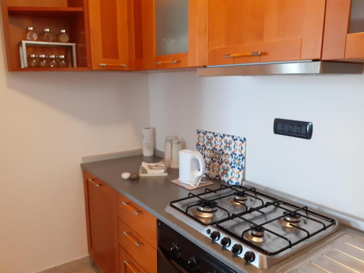 Olimpia Apartment City Center 萨莱诺 外观 照片