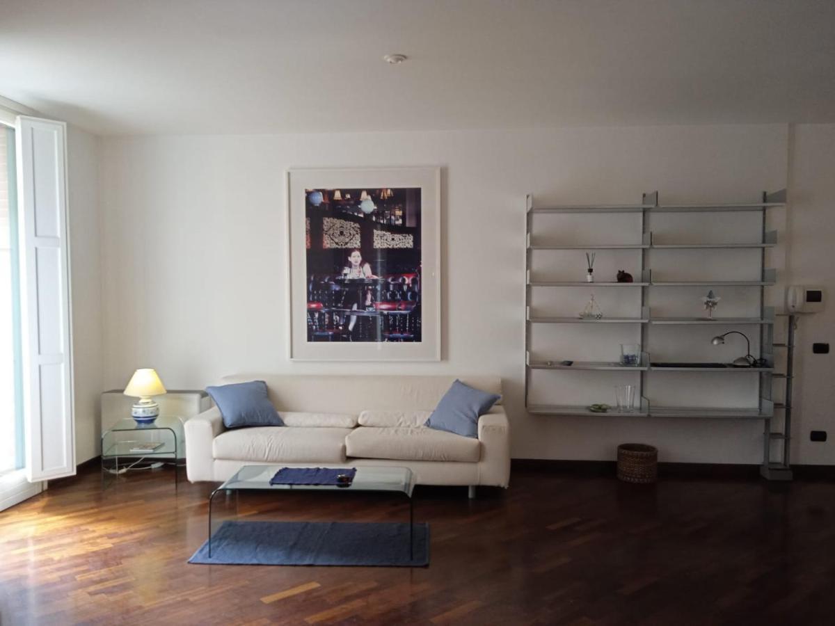 Olimpia Apartment City Center 萨莱诺 外观 照片